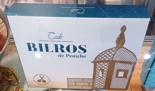 A box of bilros de peniche on display.